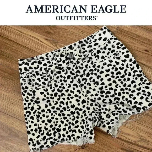 BNWOT American eagle Women’s animal print jean shorts size 2 - Picture 3 of 5